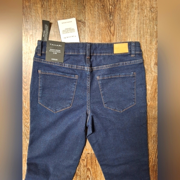 TAHARI Jeans - Size 6/28 - Picture 3 of 4
